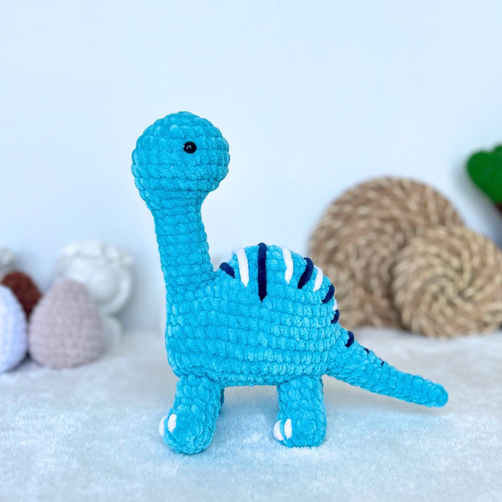 dinosaur crochet pattern, brontosaurus crochet, dinosaur plush pattern, dinosaur amigurumi, PDF crochet pattern